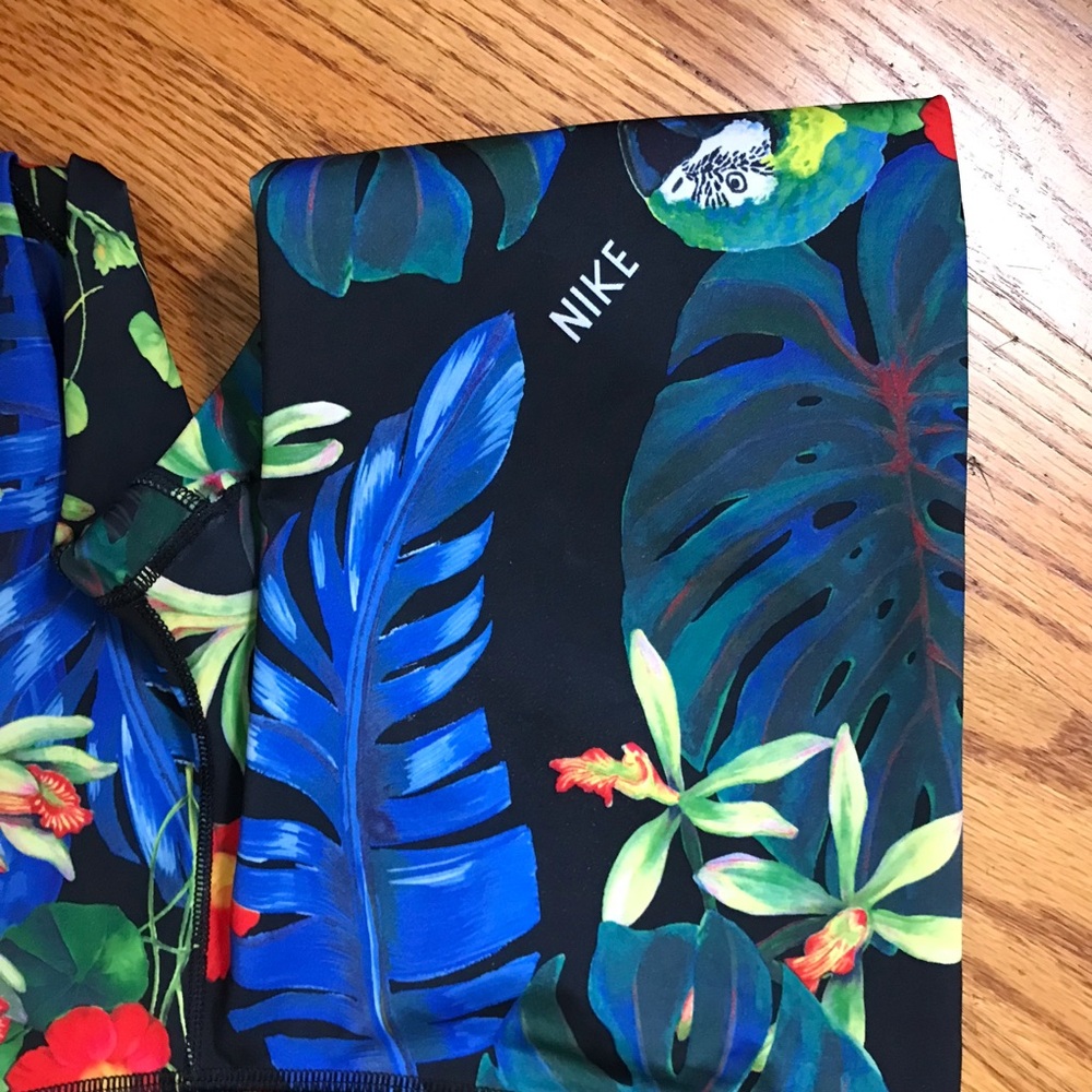 Nike Black/Blue Paradise Pattern Legging - Picture 4 of 9